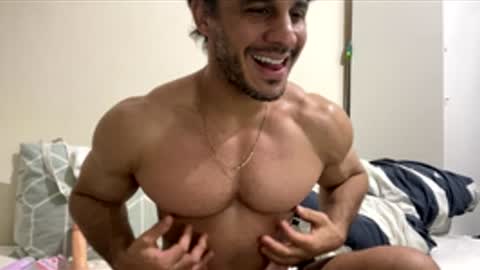 latino_rodri online show from April 16, 8:09 pm