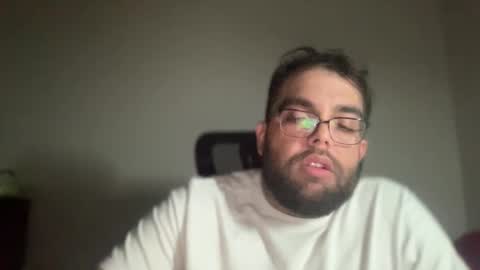 call me papi -- follow my twitter latinoc30 online show from December 31, 3:01 am