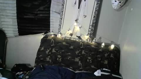 lauradecuada2 online show from April 29, 11:15 am