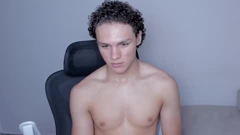 Laureent online show from November 27, 8:34 pm