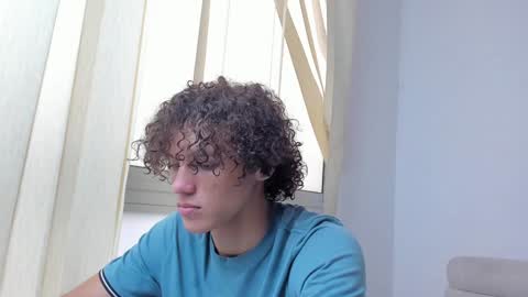 Snapshot of laureent__ chatting on December 21, 3:42 pm Laureent online show from December 21, 3:42 pm