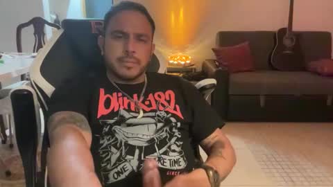leafar_volkov online show from May 3, 10:34 pm
