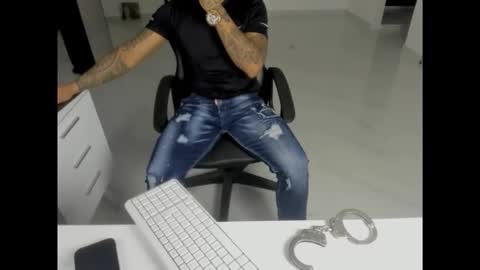 leather_king_of_bitches online show from April 6, 12:40 am