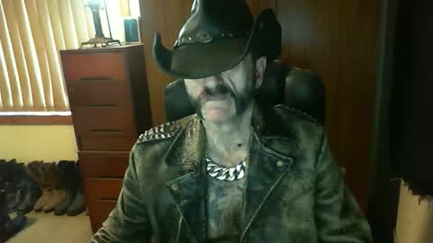 leathergreaser online show from October 27, 9:39 pm