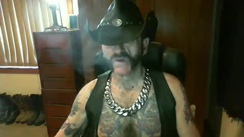 leathergreaser online show from October 12, 8:14 pm