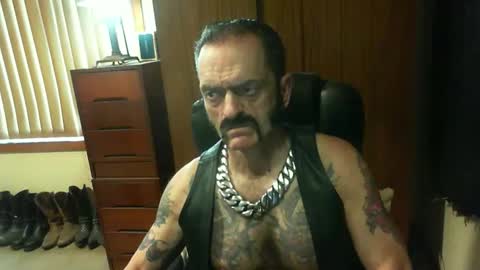 leathergreaser online show from December 17, 9:49 pm