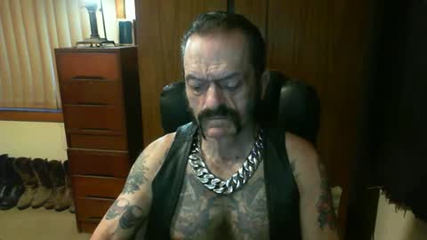 leathergreaser online show from January 24, 7:07 pm