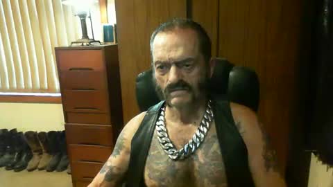 leathergreaser online show from March 12, 11:54 pm