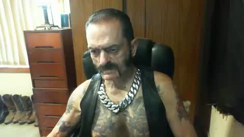 leathergreaser online show from February 13, 10:33 pm