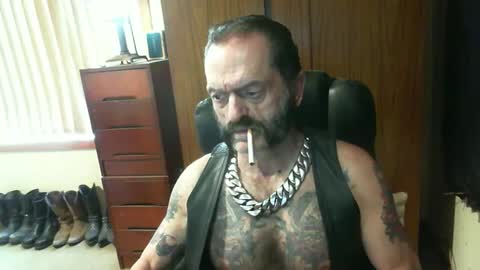 leathergreaser online show from December 6, 2:57 am