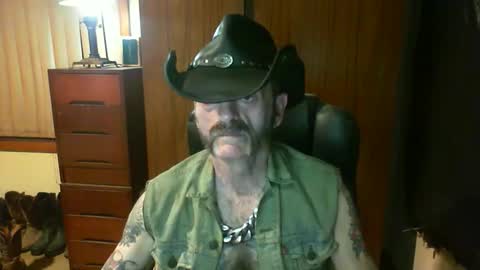 leathergreaser online show from April 18, 7:54 am