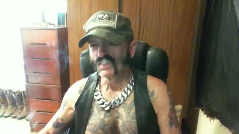 leathergreaser online show from January 19, 4:54 am