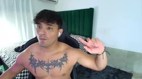  Lei  online show from February 3, 11:54 pm