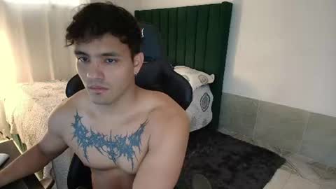  Lei  online show from July 8, 8:13 pm