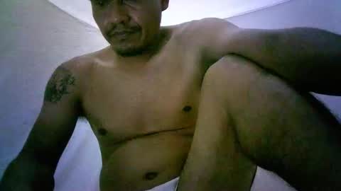 Snapshot of len0n_ chatting on October 14, 3:57 am Lenon online show from October 14, 3:57 am