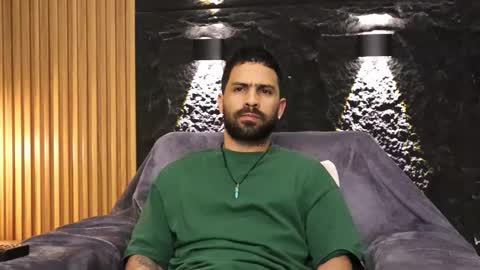 Leo  Diaz online show from February 19, 2:08 am