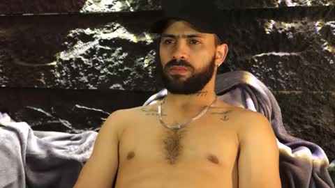 Leo  Diaz online show from November 15, 4:25 am