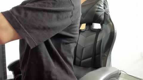 Leo Jones online show from April 9, 4:35 pm