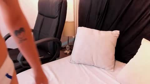 leohard_ online show from January 17, 12:19 pm