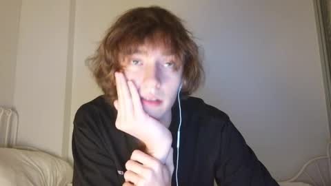 Leon online show from April 9, 9:21 pm