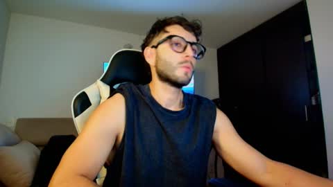 leonandresough online show from January 18, 4:03 am