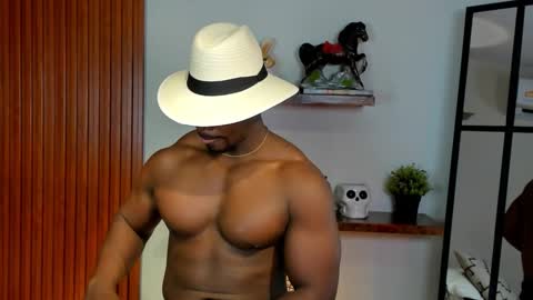Snapshot of leonardo_jones1 chatting on September 17, 12:00 am Leandro jones online show from September 17, 12:00 am