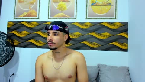 Leon online show from April 8, 8:39 pm