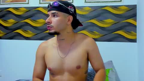 Leon online show from March 18, 12:30 pm