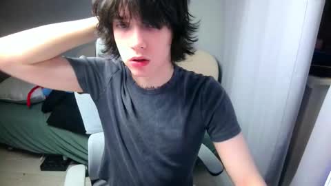 leonkissboy online show from March 19, 10:35 pm