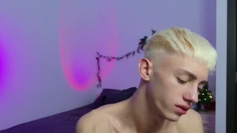 leonlure online show from December 15, 8:17 pm