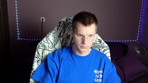 Leon online show from December 29, 6:35 am