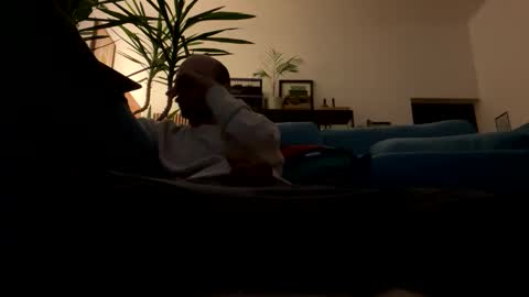 Leon online show from December 1, 3:15 pm