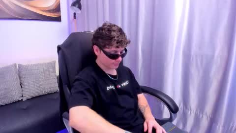 Leo  online show from December 4, 5:03 am