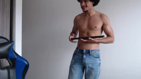 leostorm25 online show from February 25, 8:21 pm