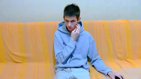 lester_broo online show from February 14, 8:20 am