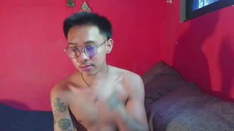 lesteryooo online show from April 16, 5:07 am