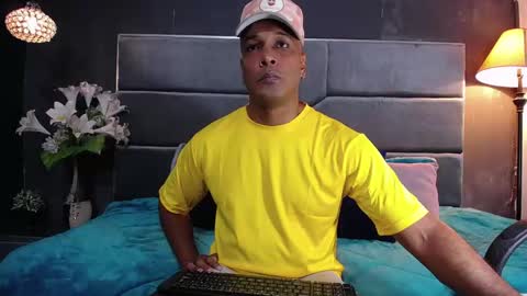 Liam online show from November 18, 7:28 pm