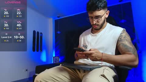 LIAM KLEIN online show from April 5, 2:46 pm