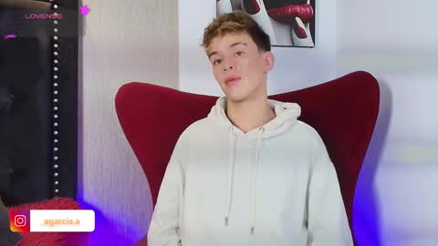 liam online show from December 22, 7:27 am