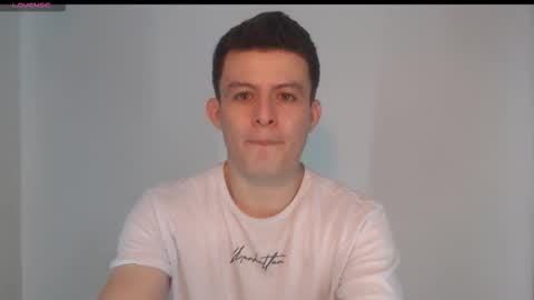 Snapshot of lian_eathan chatting on October 24, 2:35 am lian_eathan online show from October 24, 2:35 am