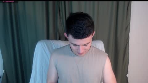 lian_eathan online show from October 29, 10:45 pm