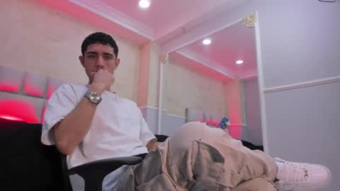 L I I A M online show from February 20, 4:50 am