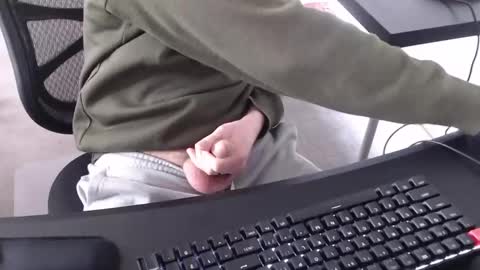 littlesmalldick2 online show from October 27, 12:35 am