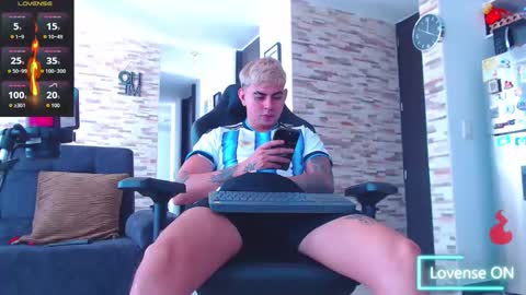 lobito_xxxl online show from May 31, 12:59 pm