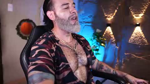 logan_cardenas1 online show from June 12, 3:49 am