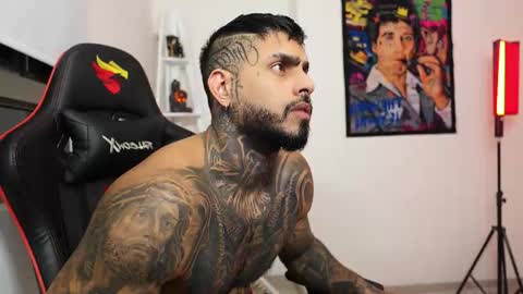 logan_hugh8 online show from October 21, 12:58 am