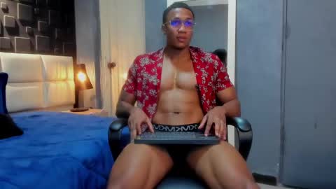 Snapshot of logan_varela chatting on December 28, 12:47 pm logan_varela online show from December 28, 12:47 pm