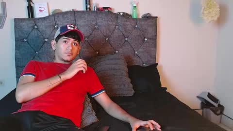 Snapshot of logan_willyams_ chatting on September 20, 12:32 am logan_willyams_ online show from September 20, 12:32 am