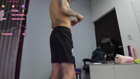 logan_wollff online show from May 29, 1:59 am