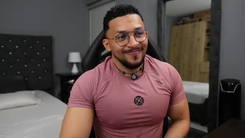 loganmartinx online show from April 11, 11:19 pm